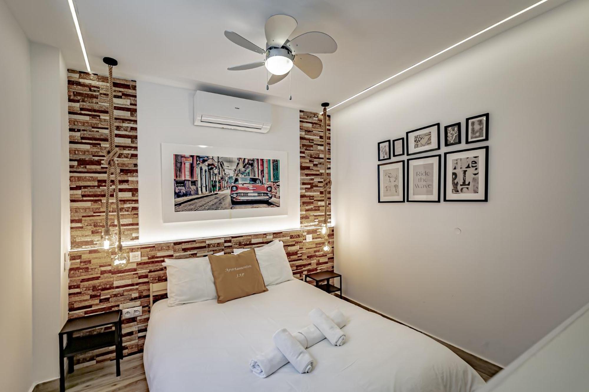 Apartamentos Santiago Cordero Madrid Bagian luar foto